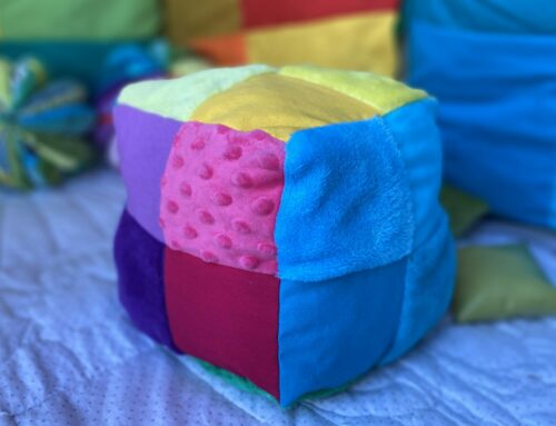 Balle – cube sensoriel inspiration Montessori: tuto photo détaillé