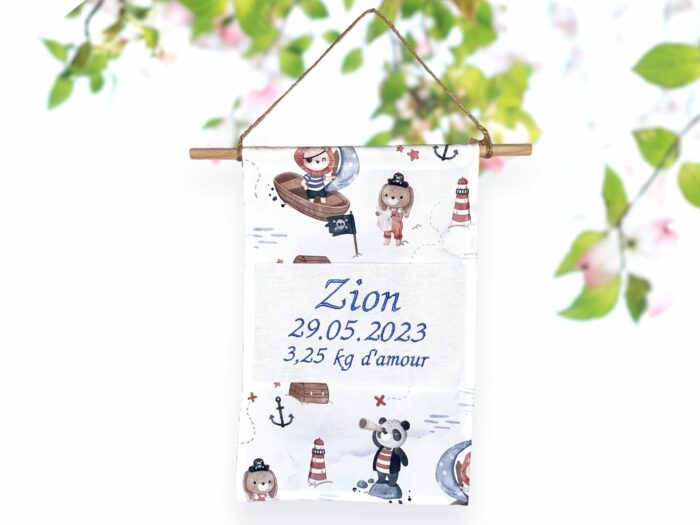 Cadeau de naissance personnalisé Fanion décoratif, 50 coloris